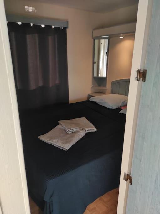 Mobil-Home Dans Un Beau Cadre A 15 Km Des Plages. Lunel  Exterior photo